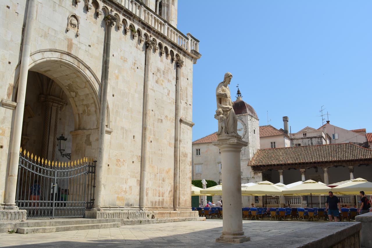 Curic * Trogir
