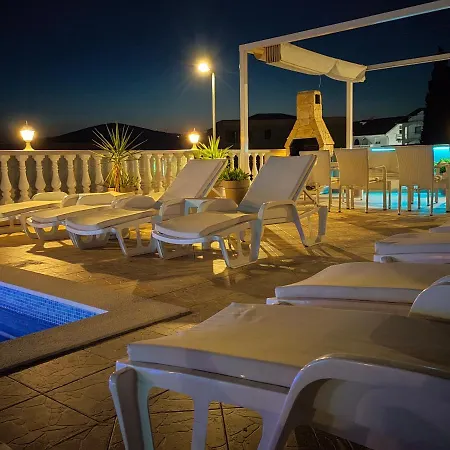 Apartments Curic Trogir Exterior photo